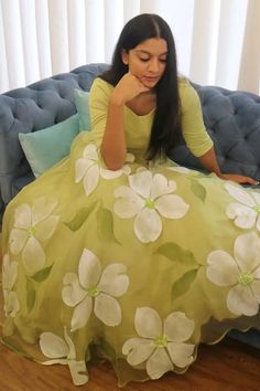 Buy Green Pure Organza Hand Painted Daisy Embroidered And Lehenga Set For Women by Meghstudio Online at Aza Fashions. Hand Painted Lehenga, Painted Lehenga, Fabric Colour Painting, Cancan Lehenga, Painted Daisy, Saree Painting Designs, Saree Painting, Organza Lehenga, Padded Blouse