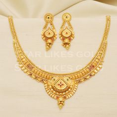 22kt yellow gold handmade chain necklace jewelry from Rajasthan India. Brand- StarLikesGoldIndia Weight- 18.22  grams approx. Metal- yellow gold real gold. Metal purity- 22 Karat. Max Length - Necklace 4.75 inches approx. Earrings - 4 centimeter approx Max Width- Necklace 3.5 centimeter approx. Earrings - 1.7 centimeter approx Condition- excellent brand new Please feel free to ask if you have any query. Elegant Gold Necklace, Handmade Chain, Length Necklace, Set Jewelry, Gold Necklace Set, Jewelry Indian, Rajasthan India, Delicate Chain, Loved Ones