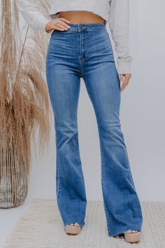 The Josie Jean RESTOCKED (again)!  Make sure to sign up for restock notifications if we run out again, so you know as soon as your size is back in stock! The flares of flares! Turn heads in these FAB jeans! Medium Wash High Rise Super Bell Bottom Slim fit to the knee then flares below the knee No belt loops 33" Inseam Bell Bottom Pants Outfit, Bell Bottom Pants, Bell Bottom, Country Outfits, Back In Stock, Mom Outfits, Teen Fashion Outfits, Girls Jeans, Playing Dress Up