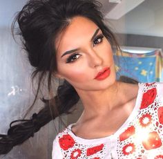 Evon Wahab, Lip Trends, Orange Lips, Deep Wave Hairstyles, Red Lipstick, Summer Makeup, Lip Color