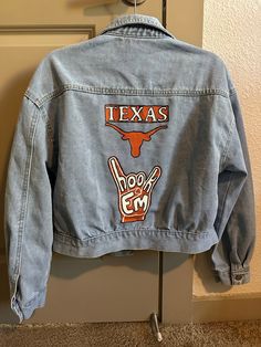 Super cute hand painted UT Jean Jacket!! -Perfect for a graduation gift for UT football games! -Variety of different jackets styles and denim shades available  -Other sizes are available (made to order) Fall Denim Jacket For College, College Denim Jacket For Fall, Casual Spring Denim Jacket For College, Spring Casual Denim Jacket With Custom Artwork, Casual Spring Denim Jacket With Custom Artwork, Casual Blue Denim Jacket With Custom Artwork, Casual Denim Jacket With Custom Artwork For Fall, Cotton Outerwear With Custom Artwork, Long Sleeve, Casual Fall Outerwear With Custom Embroidery