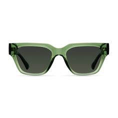 De forma cuadrada, las gafas de sol Okon son un modelo que siempre va estar de moda pase lo que pase. Las patillas lisas combinan perfectamente con los detalles angulados del frontal. Modern Green Sunglasses For Summer, Modern Green Summer Sunglasses, Everyday Square Frame Sunglasses With Gradient Lenses, Classic Square Frame Sunglasses For Summer, Everyday Glass Sunglasses For Summer, Everyday Summer Glass Sunglasses, Summer Wayfarer Sunglasses With Glass Material, Summer Wayfarer Sunglasses With Glass Lenses, Summer Glass Wayfarer Sunglasses