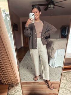 Linen Pants Outfit Aesthetic, Linen Pants Outfit Casual, Style Teva Sandals, Cream Linen Pants Outfit, Linen Pants Aesthetic, Comfy But Cute Outfits, Tan Linen Pants Outfit, Summer Outfits Linen Pants, Comfy Outfits Aesthetic