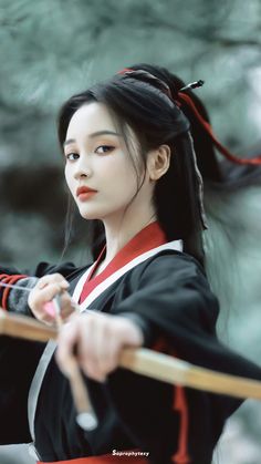 Combat Poses, Combat Clothes, Pretty Costume, Ancient Chinese Dress, Asian Celebrities, Girl Inspiration, Action Poses, Chinese Actress