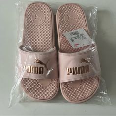 Nwt Puma Authentic Cool Cat Bold Womens Cloud Pink Gold Slip On Slides Sandals Size 9 White Nike Slides, Puma Flip Flops, Puma Slippers, Puma Sandals, Fluffy Sliders, Nice Sneakers, Puma Slides, Cloud Pink, Pink Pumas