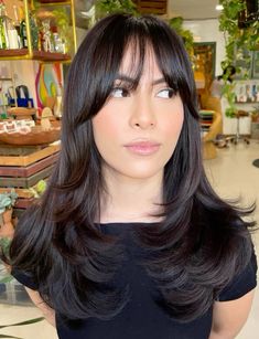 Different Type Of Bangs For Long Hair, Disconnected Curtain Bangs, Haircuts To Slim Your Face, Feathered Bangs Medium Hair, Long Hair With Bangs And Layers, Mocha Color Hair, Mocha Hair, Medium Length Wavy Hair, Haircuts For Long Hair With Layers