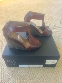 ad eBay - Find many great new & used options and get the best deals for MARSELL WEDGE HEEL BROWN 35 1/2 OPEN TOE SHOES RETAIL $995 at the best online prices at eBay! Free shipping for many products! Open Toe Shoes, Wedge Heels, Open Toe