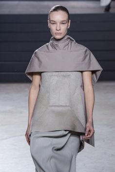 Rick Owens – Défilé prêt-à-porter AH Paris 2015-2016 Minimalist Fashion Outfits, Dope Fashion, Minimal Chic, Photo 1, Rick Owens, Minimalist Fashion, Cool Style, Ready To Wear, Normcore