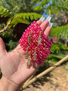 Magenta Beaded Protection Bracelets ✨ Saint Judas provides hope in times of need, as well as protection ✨ Hispanic Bracelets, Saint Judas, Xoxo Jewelry, Girly Bracelets, Gifts Best Friend, Beaded Braclets, Crystal Bead Jewelry, Pretty Jewelry Necklaces, Sea Jewelry