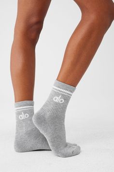 Instant classic. The Unisex Half-Crew Throwback Sock has all the features of a fave: a super-soft feel, comfy cushioning and classic stripe detail. Wear it tall or scrunched with leggings or shorts and your go-to sneakers. Comfy cushioning Crew Socks With Sneakers, Socks With Sneakers, Pretty Socks, Socks Gym, Trendy Socks, Gray Accessories, Grey Socks, Athletic Socks, Back Women