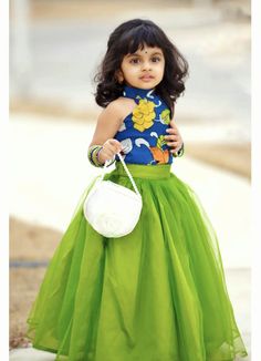 Kids Lehanga Design, Baby Girl Frock Designs, Pattu Pavadai Designs, Lehanga For Kids, Kids Party Wear