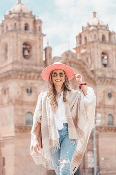 machu picchu, peru, 7 maravillas del mundo, cusco, Outfits For Peru For Women, Huacachina Peru Outfits, Cusco Aesthetic, Peru Outfit Travel For Women, Peru Outfits