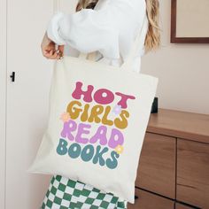 Book Bag Painting Ideas, Book Club Bag Ideas, Bookish Merch Ideas, Tote Bag Book Design, Bookish Tote Bag, Cool Library, Handpainted Tote Bags, Book Merch, Bookish Merch