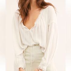 Free People Banda Blouse Flowy Blouse Outfit, Exaggerated Sleeves, Lace Sleeve Top, Free People Blouse, Flowy Blouse, Women Tunic Tops, Blouse Outfit, Flowy Tops, Crop Blouse