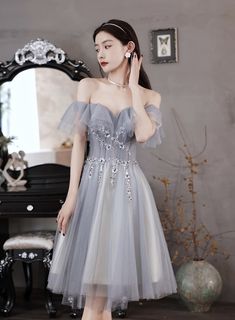 Gray bridesmaid dress, fairy party dress, temperamental birthday party dressMaterial:tulleColor:as picture or custom colorNeckline:off shoulderBack details:bandageDress type:A-lineStyle:fairy&ltp&gtFeatures:applique</p>&ltbr/>&ltp&gtThis dress could be custom made, there are no extra cost to do custom size and color.</p>&ltbr/>&ltp&gt1, If the color is customized, please note the color & card number.</p>&ltbr/>&ltp&gt2,Yo Strapless Tulle Dress For Banquet, Princess Style Strapless Ball Gown For Party, Tulle Evening Dress With Sweetheart Neckline For Banquet, Princess Style Off-shoulder Party Dress, Strapless Tulle Evening Dress For Banquet, Off-shoulder Tulle Ball Gown For Banquet, Tulle Princess Dress With Sweetheart Neckline For Prom, Tulle Ball Gown Princess Dress For Banquet, Tulle Ball Gown For Banquet