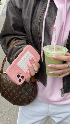 Wallpaper Iphone Cute Girly, Cute Patterns, Handbag Essentials, Apple Phone Case, Pink Girly Things, Spring Aesthetic, Everything Pink