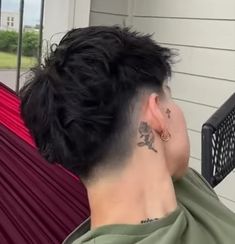 Dyke Hair, Ftm Haircuts, Boyfriend Hair, Taper Fade Short Hair, Fade Haircut Styles, Mens Haircuts Short Hair, Crazy Tattoos, Short Hair Tomboy