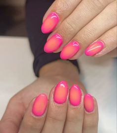 Shirt Simple Acrylic Nails, Nail Inspo Trendy Summer, Real Nail Ideas Short, Pink Orange Gradient Nails, Nail Color Palette Ideas, Fun Preppy Nails, Fun Basic Nails, Nail Ideas End Of Summer, Orange Stripe Nails