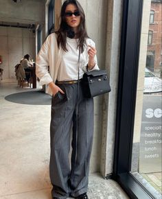 Striped Pants Work Outfit, Grey Pleated Trousers Outfit, Stripped Pant Outfits Woman, Gray Striped Pants Outfit, Stripy Trousers Outfit, Striped Dress Pants Outfit, Navy Striped Pants Outfit, Plaid Dress Pants Outfit