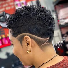 Side Hairstyles Short Hair, Shaved Side Hairstyles Short, Low Haircuts, Low Cut Hairstyles, Curly Pixie Cut, Natural Hair Haircuts, Short Hair Designs, Short Natural Curly Hair, Undercut Long Hair