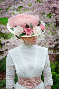 Edwardian Cream Wide-brimmed Hat With Flowers and Pink Tulle, titanic Hat, Historic Replica Hat - Etsy Sweden Topi Vintage, Hat With Flowers, Brimmed Hat, Elegant Hats