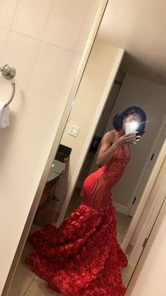 Fitted Gown With Customizable Length For Prom, Customizable Length Fitted Gown For Prom, Fitted Dress With Customizable Length For Prom, Fitted Party Dresses With Customizable Length, Customizable Length Fitted Party Dresses, Red Stretch Dress For Wedding, Red Stretch Dress For Prom Season, Red Graduation Gown, Hc Dresses