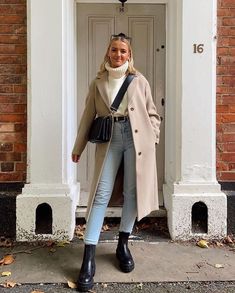 European Going Out Outfit Winter, Outfit Mantel, Dublin Fashion, Neutral Coat, Looks Adidas