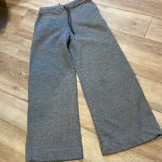 New Never Worn. Drawstring. Front Pockets. Fleece Interior. Top Rated Seller Review All Photos 100% Authentic Shipping (Same Day Or Next Am) Super Clean & Smoke Free Home Fast Reply Time Non-Shed Pup Exceptional Customer Service 1000’s Of 5’s Location: Ld Mesh Bg Wide Leg Sweatpants, Zara Pants, 5 S, Super Clean, Top Rated, Pant Jumpsuit, Customer Service, Wide Leg, Sweatpants