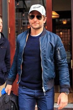 How to Wear Bomber Jacket Men-18 Outfits with Bomber Jackets Fall Streetwear Outfits, Stylish Fall Outfits, Mens Fashion Rugged, Rugged Style, Jacket Outfit, Bradley Cooper