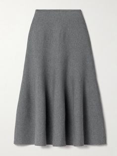 KHAITE is an expert at perfecting the shape and fabrication of each design. This 'Odil' skirt is made from an anthracite wool-blend that fits comfortably slim through the hips before flaring out to a floaty midi hem. Wears yours with a tonal sweater or collared shirt. Wool Midi Skirt, Summer Style Guide, Flat Dress Shoes, Dress Flats, Sport Swimwear, 2024 Fashion, Collared Shirt, Gray Skirt, Everyday Wardrobe