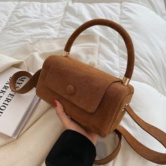 Brand Name: ZECKShape: SquarePlace Of Origin: HE BEI ?ProvinceHandbags Type: Shoulder BagsTypes of bags: Shoulder HandbagsOrigin: CN(Origin)Main Material: Faux SuedeClosure Type: HaspHardness: SOFTStyle: FashionModel Number: 2218-36027Lining Material: PolyesterOccasion: VersatileGender: WOMENPattern Type: SolidNumber of Handles/Straps: TwoInterior: No PocketDecoration: ButtonItem Type: Handbags Simple Handbags, Women Backpack Travel, White Crossbody Bag, Designer Leather Handbags, Purple Backpack, Yellow Handbag, Bags For Teens, Women Crossbody Bag, Handbags And Purses