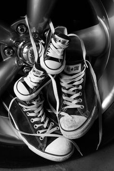 Converse Photography, Converse Classic, Converse Chucks, Baby Barn, Walking In Heels, All Star Shoes, Shoes World, Purple Shoes, Converse Sneakers