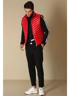 Red Vest Outfit Men, Outfit Chaleco Rojo, Red Puffer Vest Outfit, Mens Puffer Vest Outfit, Puffer Vest Outfit Men, Red Vest Outfit, Winter Vest Outfits, Vest Outfits Men, Puffer Vest Outfit