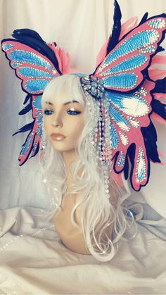 Butterfly Hat Craft, Butterfly Headdress, Carnival Headdress, Butterfly Headpiece, Butterfly Hat, Fae Aesthetic, Pola Topi, Brazilian Samba, Dance Props