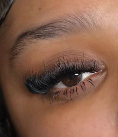 Black And Brown Lash Extensions, Open Eye Lashes, Cateye Lashextensions, Lashes Black Women, 2025 Aspirations, Wispy Lash Map, Natural Looking Lashes, Eye Lash Photography