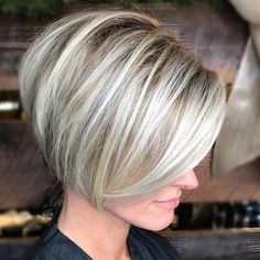 Image result for chubby women over 50 inverted bob with fringe images #women'shairdos Cortes Bob, Stacked Bob Hairstyles, Stacked Bob Haircut, Choppy Bob Hairstyles, Bob Hairstyles For Fine Hair, Bob Haircuts For Women, Short Bob Haircuts, Penteado Cabelo Curto, Short Blonde