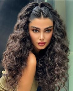 Hair Down Styles, Long Shiny Hair, Hair Upstyles, Hairstyles For Layered Hair, Hair Up Styles, Hairdo For Long Hair, Hair Stylist Life, Stylish Hair, Gorgeous Hair