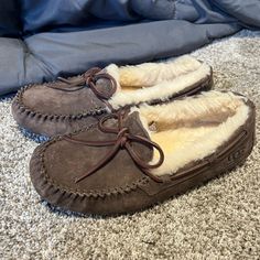 Ugg Moccasins Size 7 Beautiful Light Brown Color, Brand New Condition Dark Brown Uggs, Pink Moccasins, Ugg Moccasins, Grey Uggs, Brown Uggs, Uggs Moccasins, Duck Shoes, Ugg Dakota, Light Brown Color