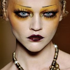 1920s Makeup, Yellow Makeup, Couture Makeup, Yellow Eyeshadow, High Fashion Makeup, Avant Garde Makeup, Runway Makeup, Dramatic Makeup, Dior Makeup