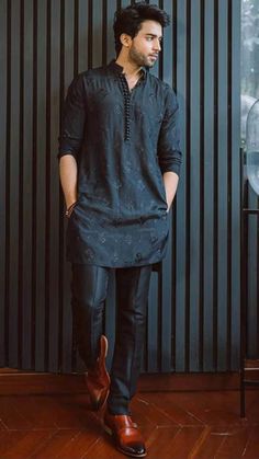 Kurta Designs Men's, Short Kurta For Men, Indian Wedding Suits Men, Raw Silk Kurta, Men Pose, Indian Wedding Clothes For Men, Boys Kurta Design, Wedding Kurta For Men, Bilal Abbas