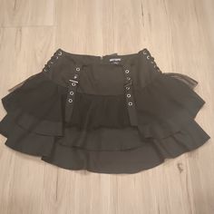 Hot Topic Skirt 3 Tier Skirt With Mesh Tier Buckles Going Down The Front Ties On The Side Zipper In The Back Nwt Hot Topic Skirts, Scene Skirts, Alternative Skirts, Hot Topic Aesthetic, Scene Skirt, Skirt With Garter, Thrifting Inspiration, Emo Skirt, Skirts Hot