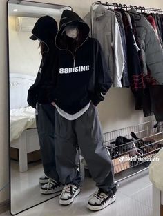 Korean Winter Outfits Street Style, Baggy Clothes Style, Baggy Clothes Aesthetic, Baggy Fashion, Baggy Outfit Ideas, Korean Fashion Outfits, Outfit Korean, Korean Streetwear, Baggy Clothes