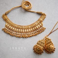 Pure Gold Necklace, Gold Jwellary, Indian Gold Necklace Designs, Bandhani Sarees, Bridal Jewelry Sets Brides, Wedding Jewelry Sets Bridal Jewellery, Bridal Necklace Designs, Neck Pieces Jewelry, Antique Necklaces Design