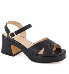 Las sandalias de vestir Andrea con tacón pequeño de corcho para mujer son el calzado perfecto para lucir elegante y cómoda en tus eventos más especiales. Con un diseño refinado y moderno, estas sandalias destacan por su tacón pequeño de corcho que proporciona altura y estilo sin sacrificar la comodidad. Su color añade un toque de frescura y sofisticación a tu look, mientras que la comodidad de las sandalias te permite disfrutar de la noche sin preocupaciones. Con estas sandalias Andrea, estarás lista para deslumbrar en cualquier ocasión especial con estilo y confianza. Always Remember, Shoes Women Heels, Shoes Heels, Shoe Accessories, Women Accessories, Women Shoes, Heels