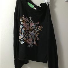 Brand New With Tag. Imported. Purchased From Abroad. Paid Lots Of Shipping On Top Of The Item Costs. Losing Money For This Price. Long Sleeve Crewneck Tee Featuring Front Floral Embroidery And Raw Cuffs And Hems. Pit To Pit: 20” Shoulder To Bottom: 21” **Measured By Hand. For Reference Only.** Bottom Price. Thank You!! All Sales Are Final. Ask Any Questions Before Purchase. Angels’ Is A Pet Free Smoker Free Closet. Black Long Sleeve Top With Embroidered Sleeves, Black Long Sleeve Top With Intricate Embroidery, Black Floral Embroidered Long Sleeve Tops, Black Long Sleeve T-shirt With Embroidered Graphics, Black Embroidered Long Sleeve Peasant Top, Off The Shoulder Tee, Indigo Tie Dye, Halloween Long Sleeve, Black Long Sleeve Top