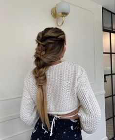 Aesthetic Hair, Moda Fashion, Cute Hairstyles, Crop Tops, Hair Styles, Women's Top, Hair, Beauty, Quick Saves