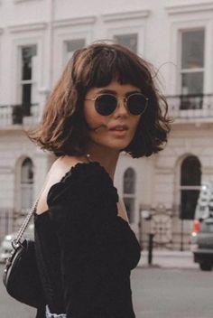 Bob On Round Face, Heart Shaped Face Hairstyles, Help Hair Grow, Thick Hair Styles Medium, French Bob, Bangs For Round Face, Short Brown Hair, Hair Affair