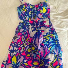 Lilly Pulitzer Flowered ‘Tropical Pin’ Dress Size 2- Nwt Multicolor Tropical Print Sundress For Garden Party, Tropical Multicolor Floral Print Sundress, Vibrant Floral Print Sundress For Spring, Vibrant Floral Beach Dress Fitted, Spring Sleeveless Sundress With Hibiscus Print, Sleeveless Hibiscus Print Spring Dress, Sleeveless Sundress With Hibiscus Print For Spring, Vibrant Floral Print Spring Sundress, Fitted Floral Dress With Vibrant Print For Beach