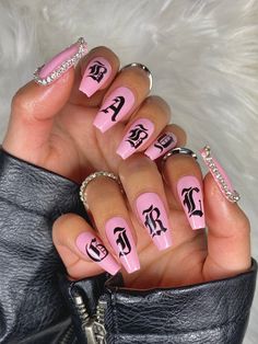 Spring Nail 2023, Spring Nail Inspiration, Nails Gothic, Baby Shower Nails, Girls Nail Designs, Black Graffiti, Best Press On Nails, Portable Neck Fan