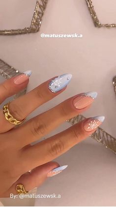 New Years Nail Designs, Stylish Tips, Ideas For Bathroom, Zircon Earrings, New Year's Nails, Bathroom Towel